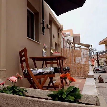 Cathy's Place Appartamento Paradeísion